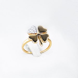 انگشتر طرح شبدر نگین‌دار زنانه