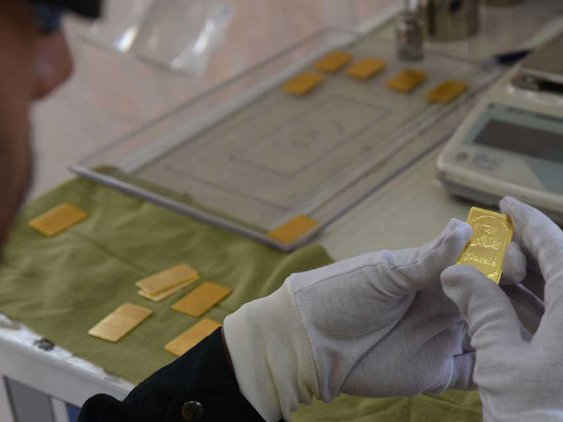 عیارسنجی طلا در آزمایشگاه